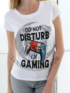 Camiseta Do not disturb i'm gaming